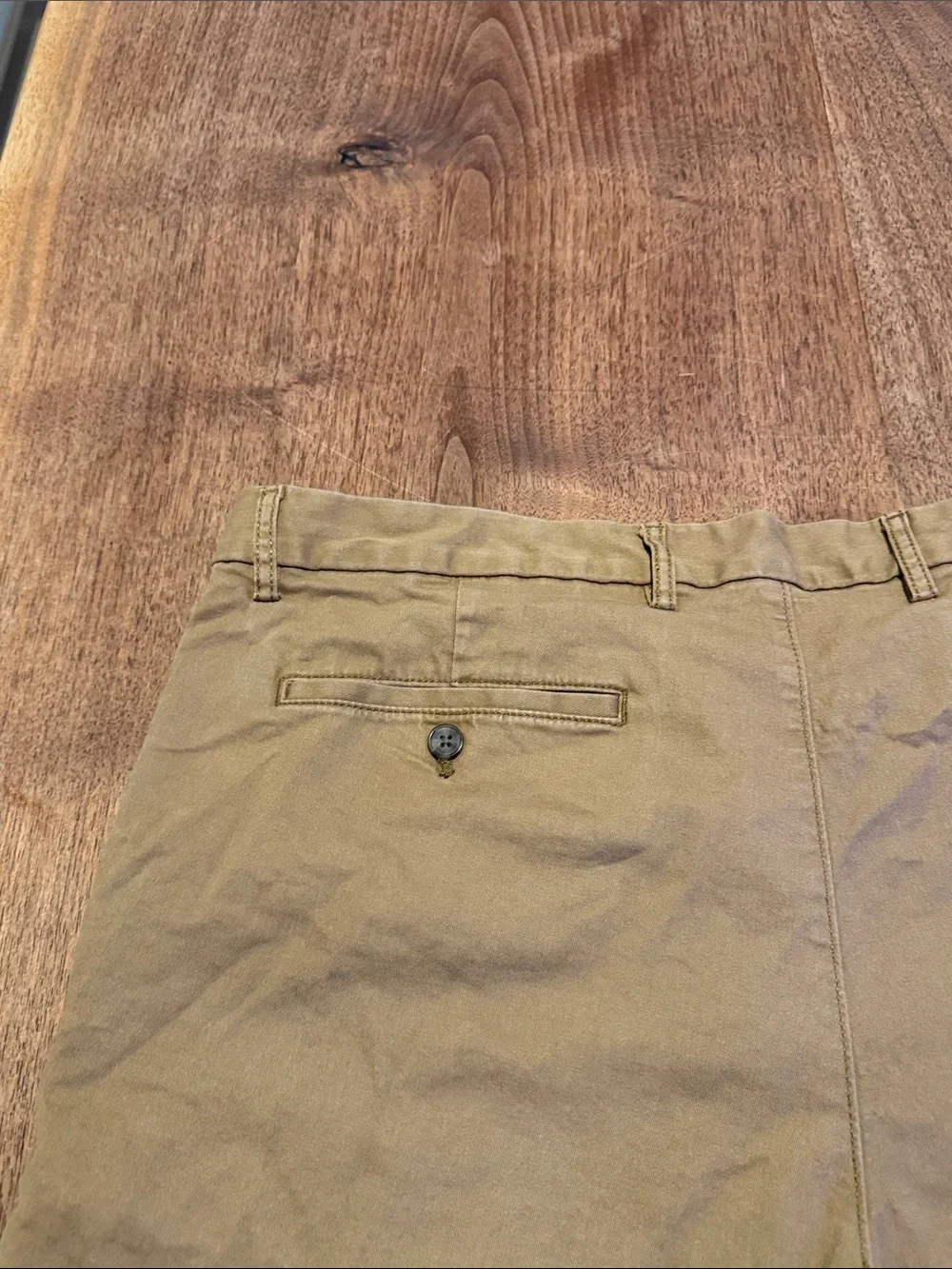 OLD NAVY Slim-Fit Shorts - 40